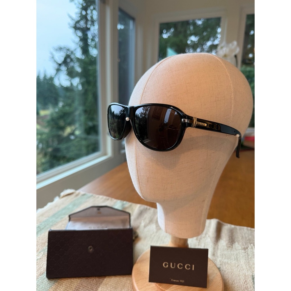 Gucci Sunglasses. GG 1061